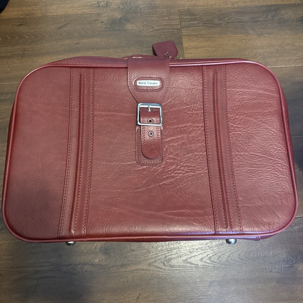 Vintage World Traveler Burgundy Leather Carry On Suitcase‎ Travel Bag 21" 2 Keys